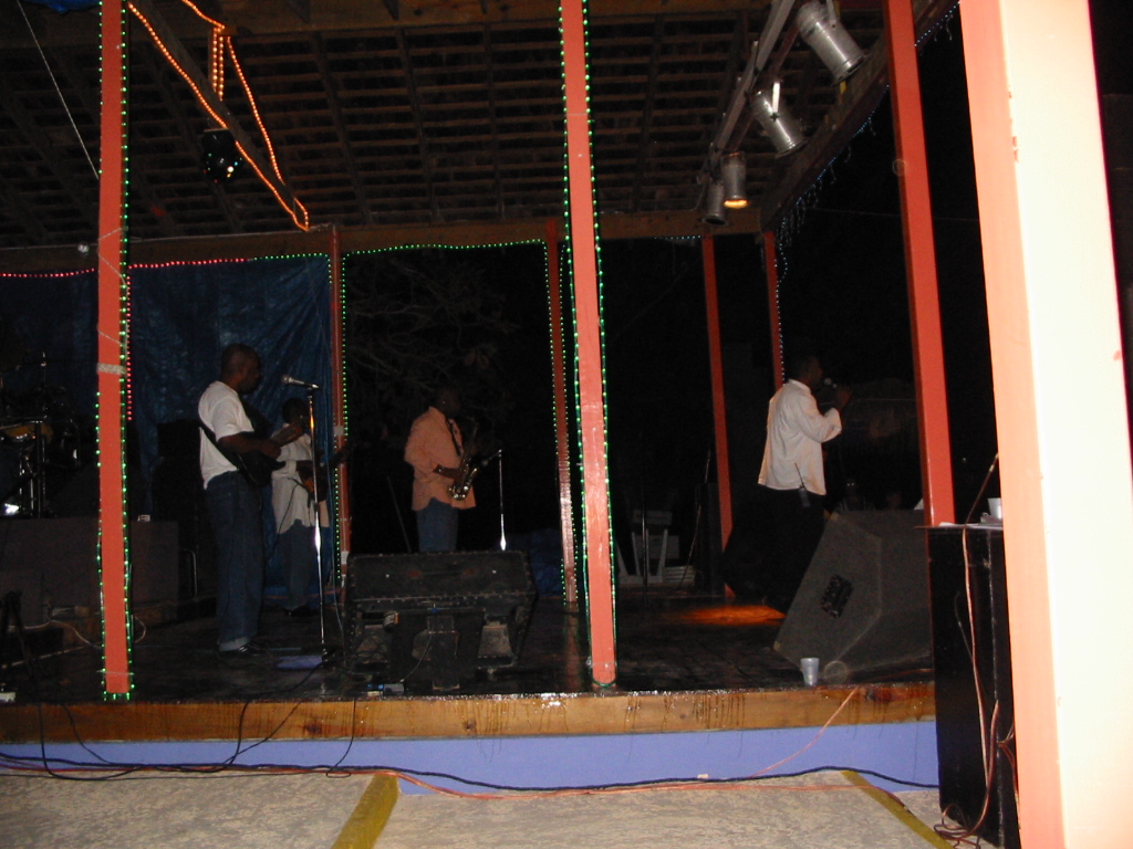120-2051_IMG
